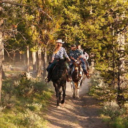 Headwaters Lodge & Cabins At Flagg Ranch Moran Bagian luar foto