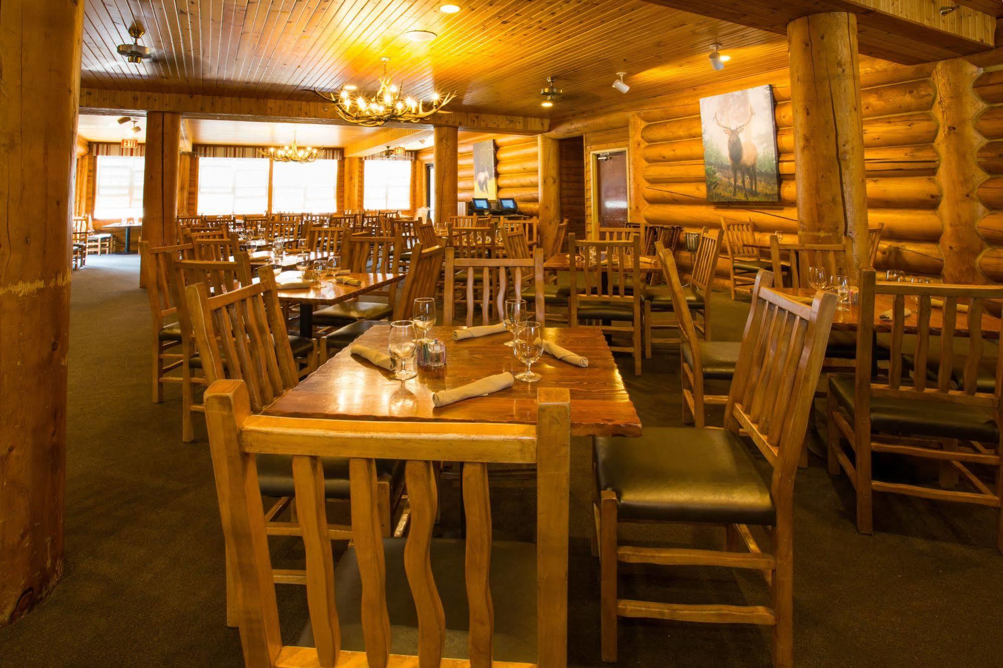 Headwaters Lodge & Cabins At Flagg Ranch Moran Bagian luar foto