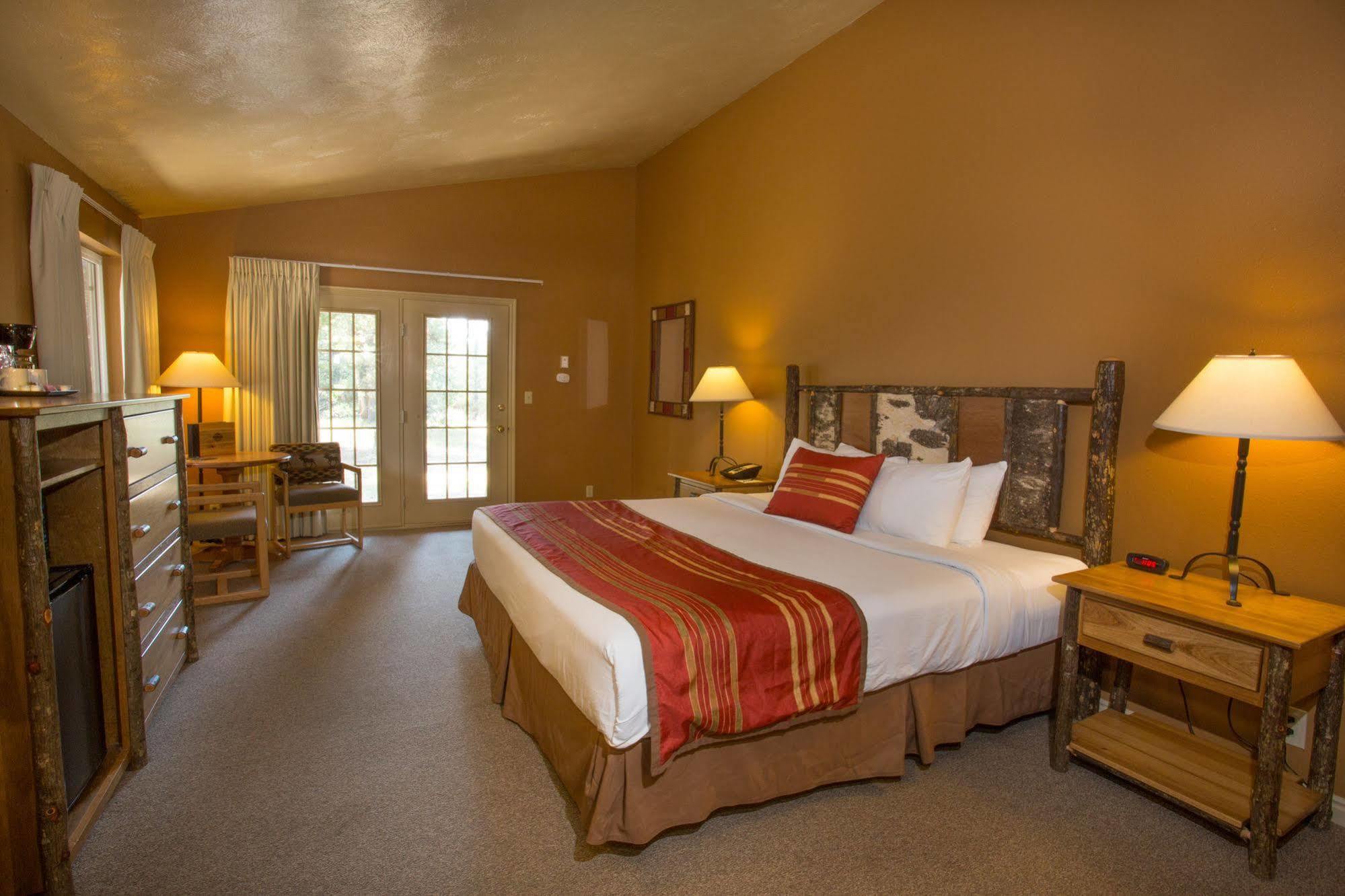 Headwaters Lodge & Cabins At Flagg Ranch Moran Bagian luar foto