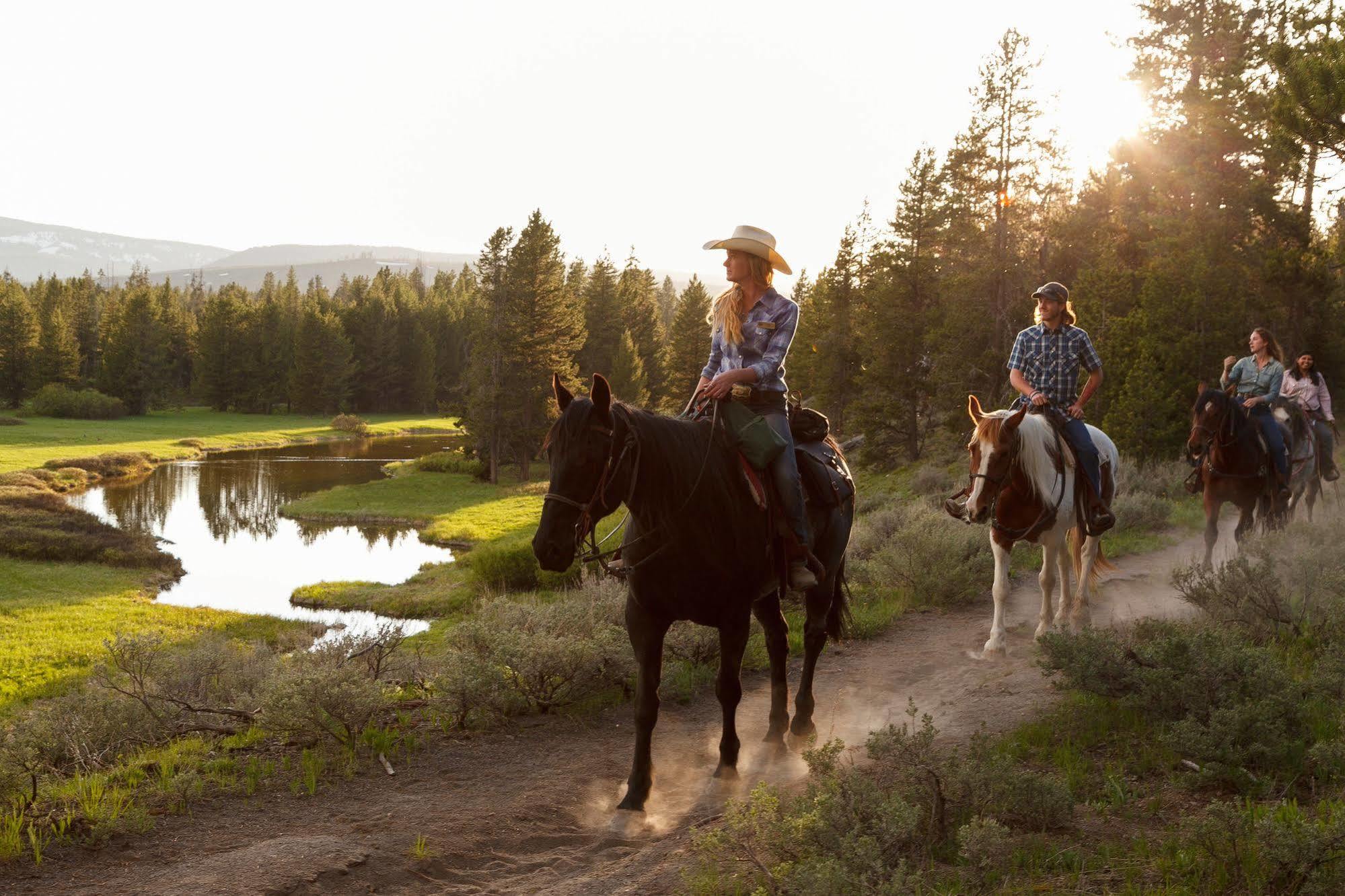 Headwaters Lodge & Cabins At Flagg Ranch Moran Bagian luar foto