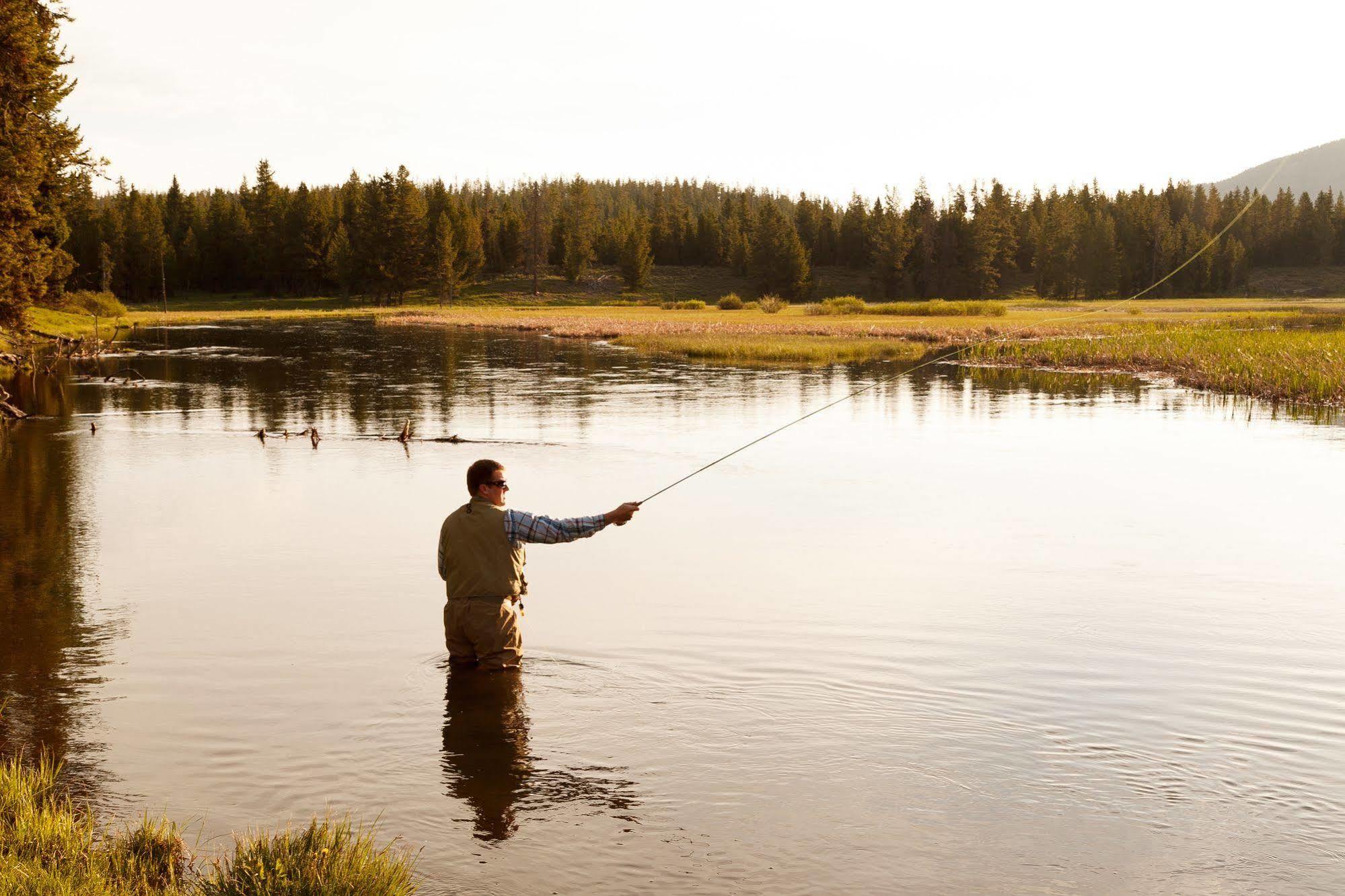 Headwaters Lodge & Cabins At Flagg Ranch Moran Bagian luar foto