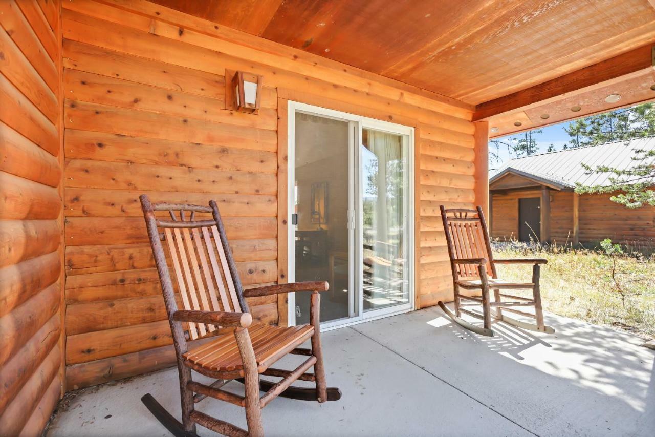 Headwaters Lodge & Cabins At Flagg Ranch Moran Bagian luar foto