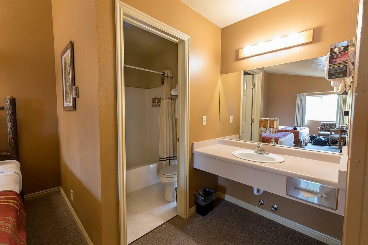 Headwaters Lodge & Cabins At Flagg Ranch Moran Bagian luar foto