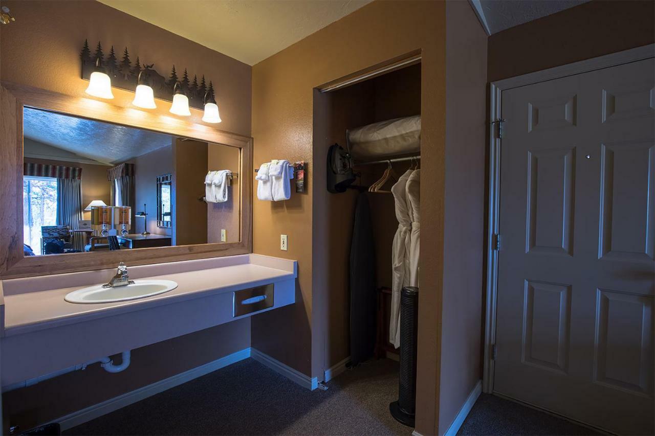 Headwaters Lodge & Cabins At Flagg Ranch Moran Bagian luar foto